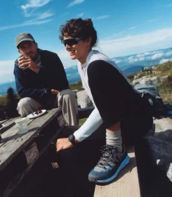 FITZ ROY LIGHT TREK-SHELL BASALTE BLACK CELESTE<VEJA Shop