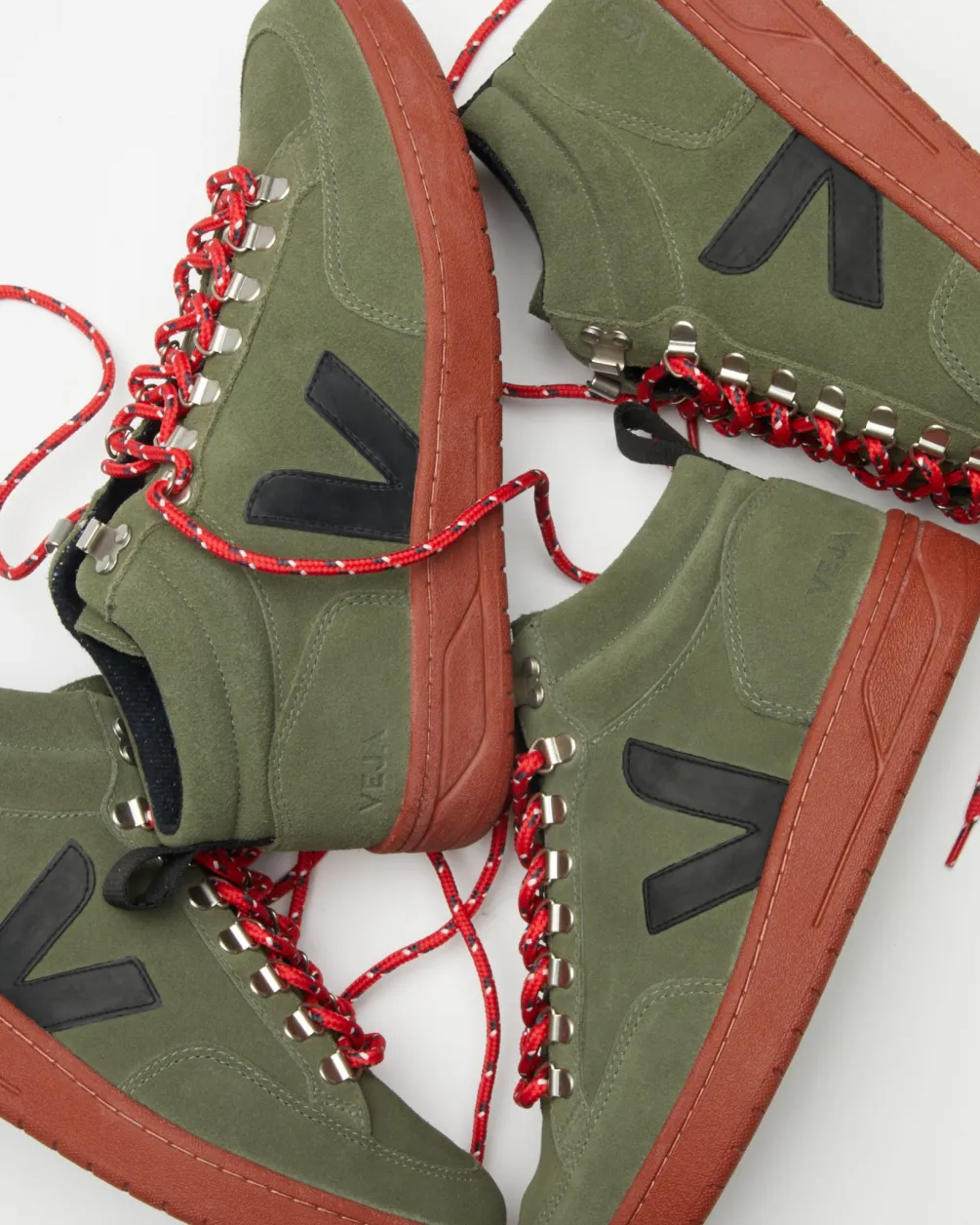 RORAIMA SUEDE OLIVE BLACK RUST SOLE<VEJA Fashion