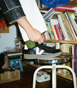 V-12 LEATHER BLACK WHITE DUNE<VEJA Store