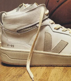 V-95 LEATHER WHITE NATURAL<VEJA Sale
