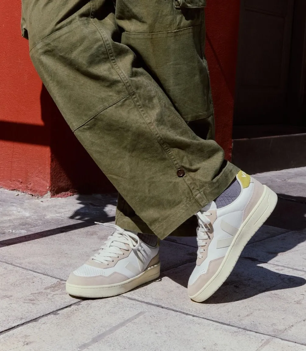 V-90 LEATHER WHITE PIERRE LIQUOR<VEJA Shop