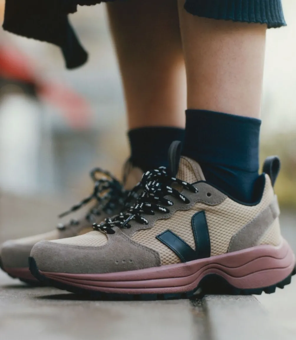VENTURI ALVEOMESH DUNE BLACK<VEJA New